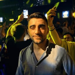 Cem deniz küpeli 